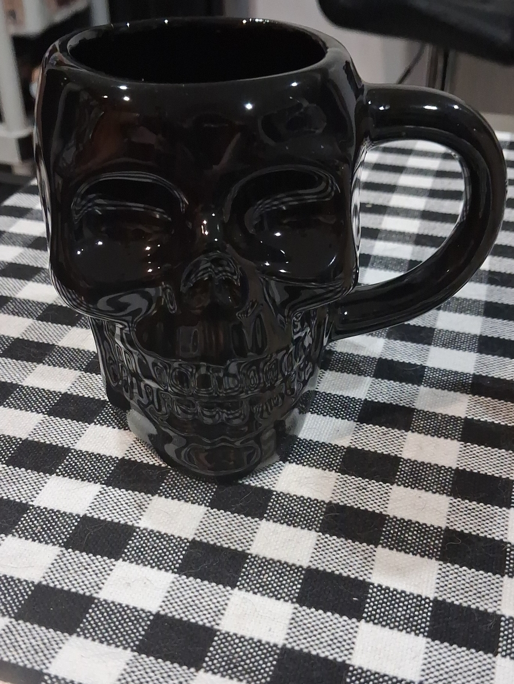ππ» Ceramic Ghost and Skull Mug Set - White & Black - Picture 2 of 7
